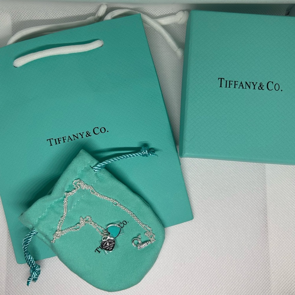 Tiffany & Co. Return to Tiffany Double Heart